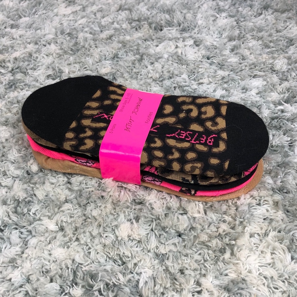 Betsey Johnson 5 pair pack footies socks NWT